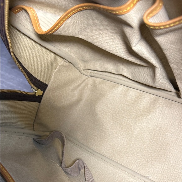 Louis Vuitton Deauville - Picture 14 of 17